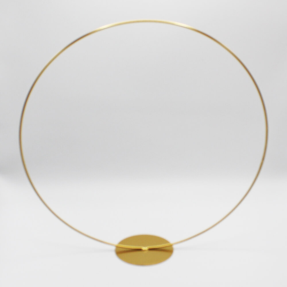 MTH-002 Metallring gold "Hoop" auf Fuß