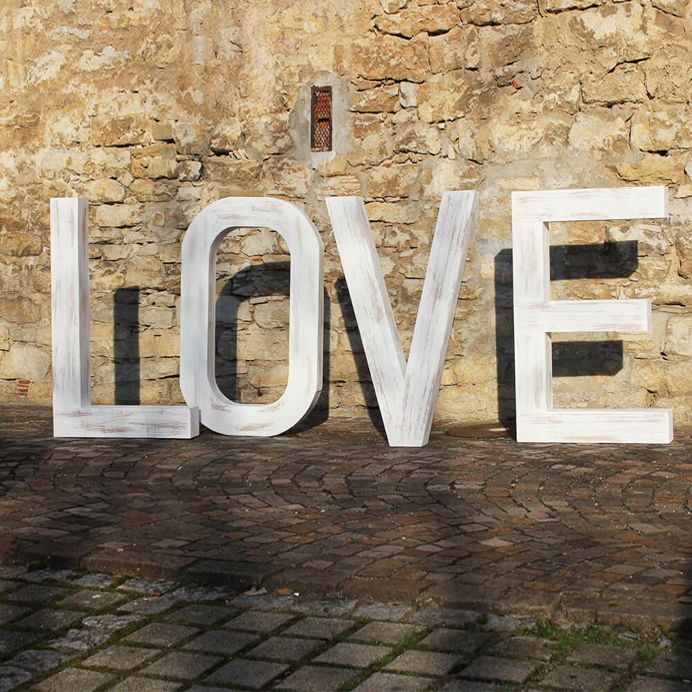 LOVE 001 "LOVE" Vintage Großbuchstaben